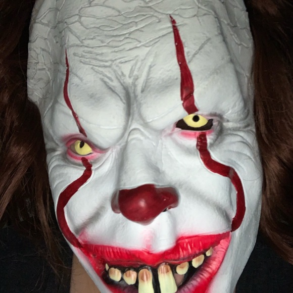 It’s Pennywise Scary Halloween Mask - Picture 5 of 6